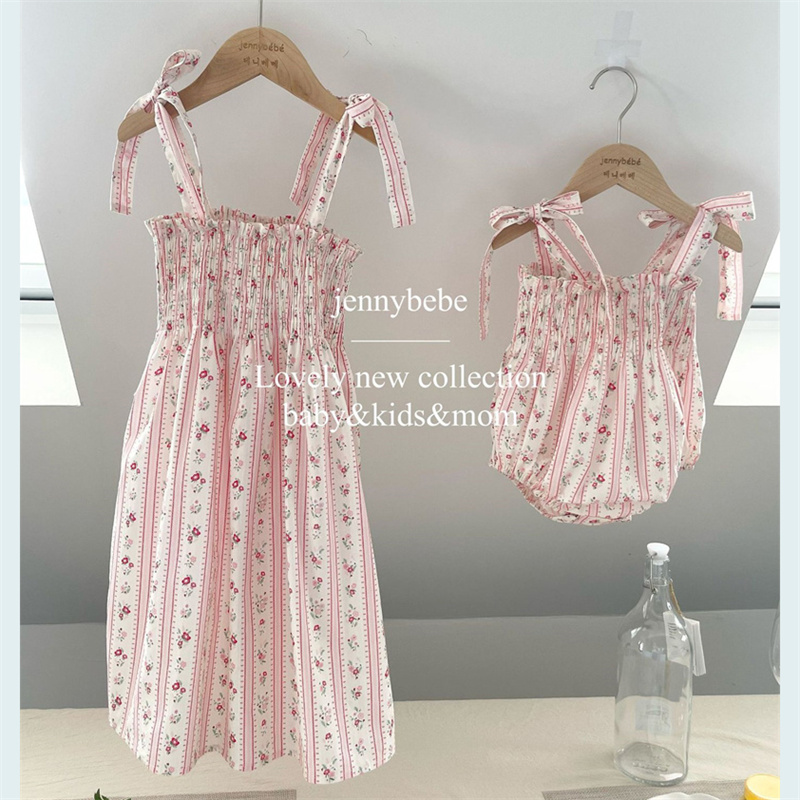 Summer Clothing Europe - Słodkie małe dziewczynki pajacyki w paski